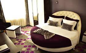 Hande Hotel